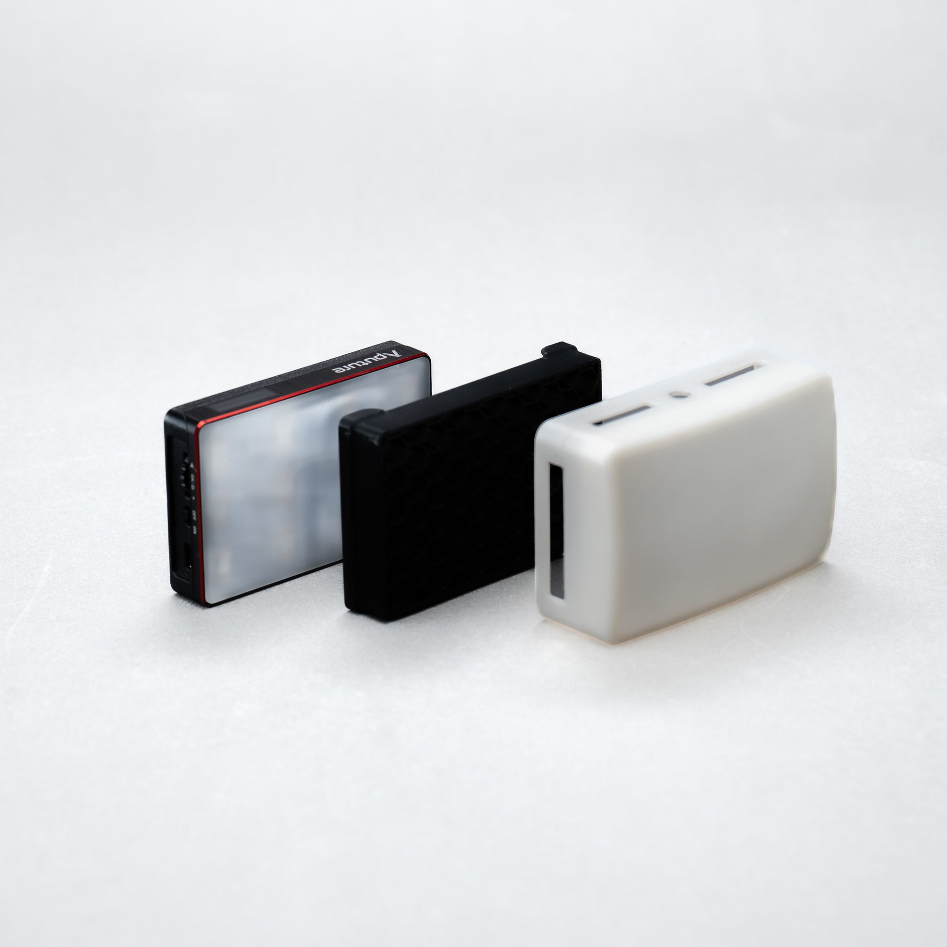 Aputure MC (第一代)全彩 RGBWW 迷你 LED 燈（Basic, Basic+, Advance, Pro會員租用)