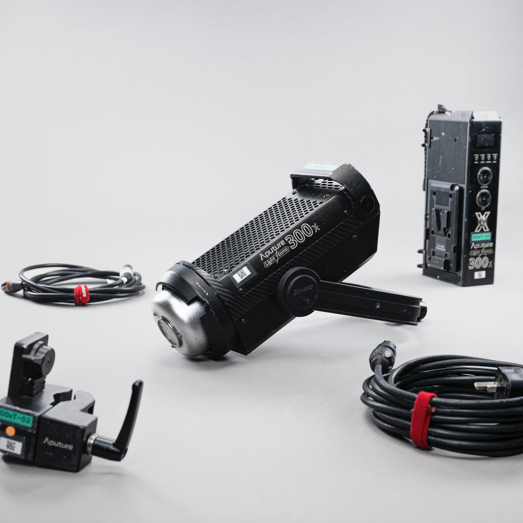 Aputure LS 300x 雙色溫 LED 聚光燈及專用變壓器套裝 (Advance, Pro會員租用)