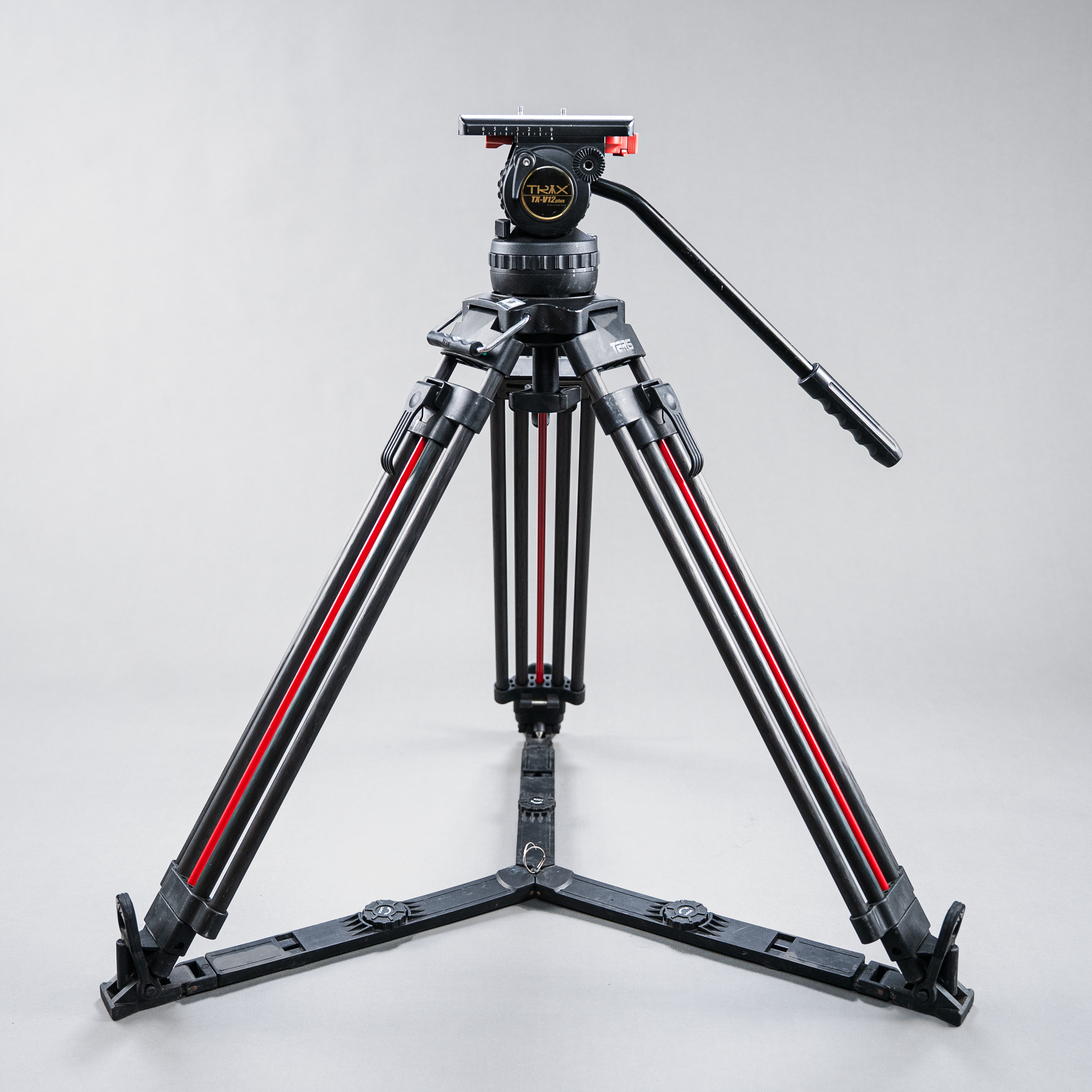 圖瑞斯 Teris Trix  12V 油壓雲台及100mm Quick Release 碳纖維三腳架 (Advance, Pro會員租用)