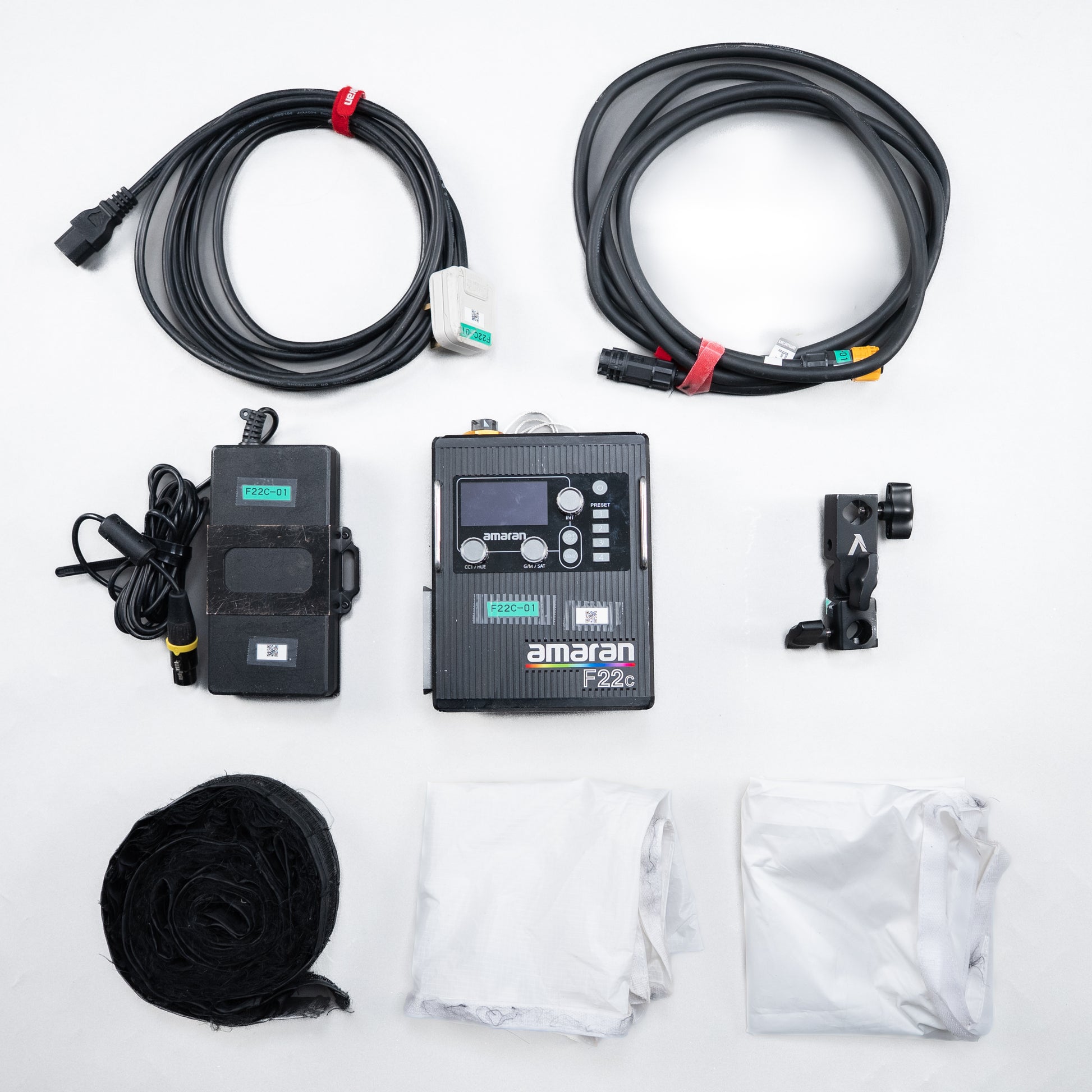 Aputure Amaran F22c 全彩 RGBWW 柔性 LED 布燈（Advance, Pro 會員租用）