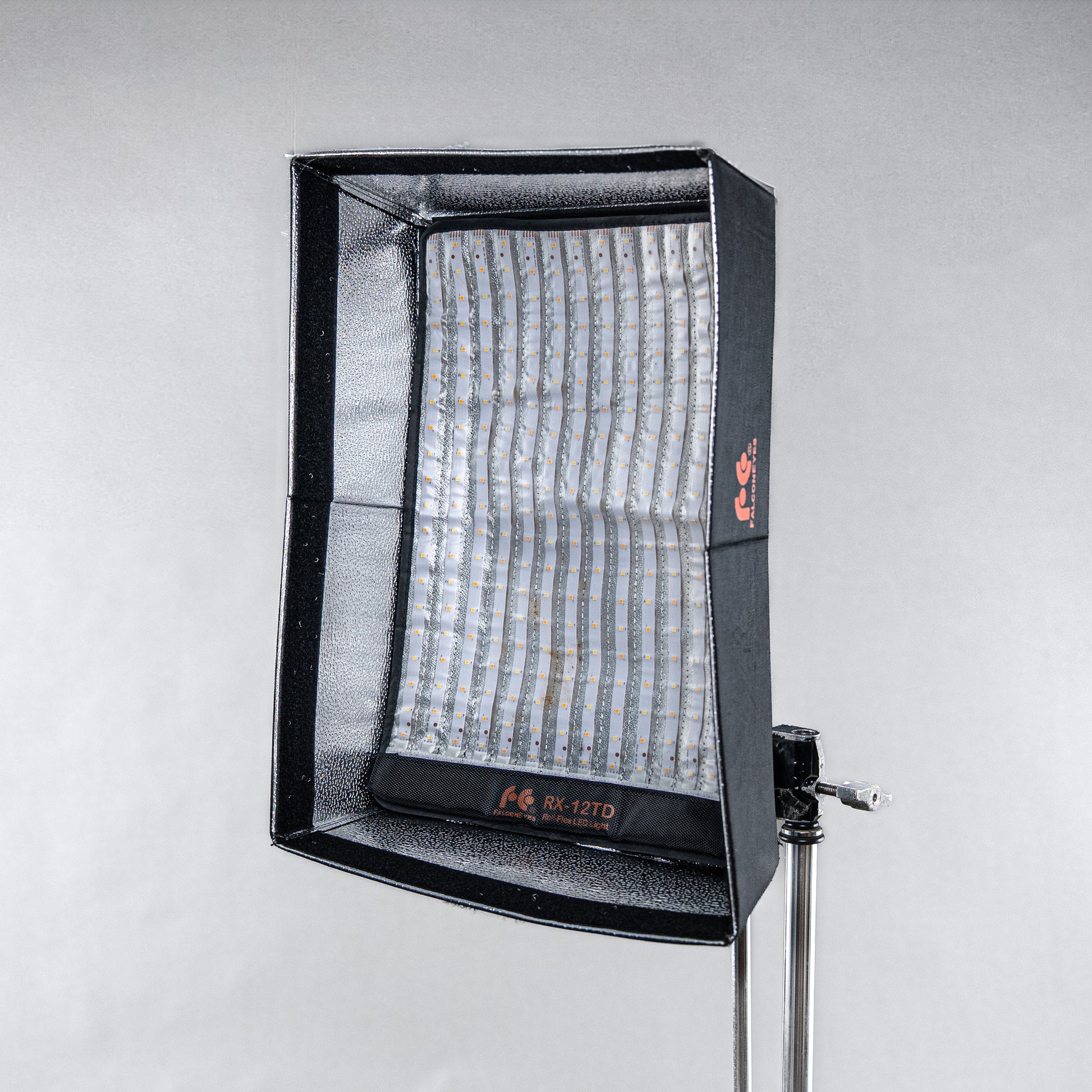 FalconEyes RX-12TD 柔性 LED 攝影燈（租用）