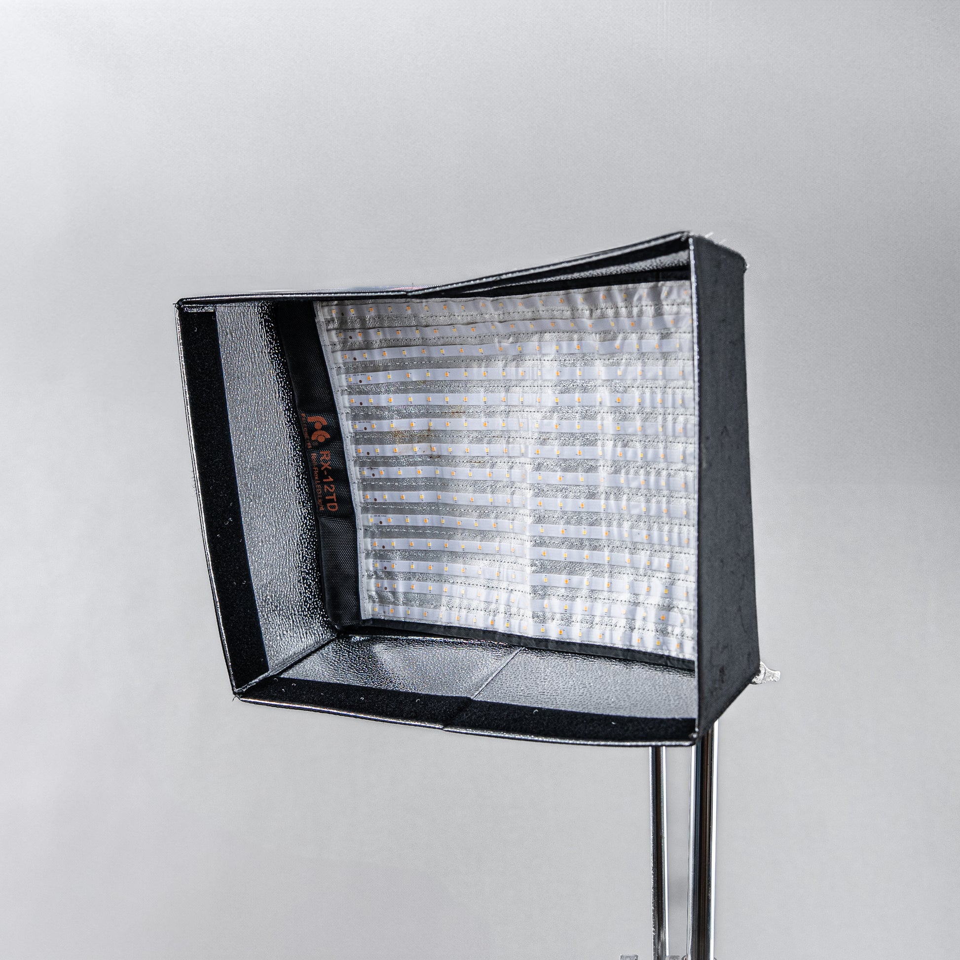 FalconEyes RX-12TD 柔性 LED 攝影燈（租用）